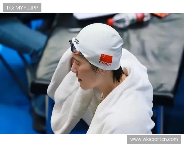 叶诗文家的冰箱里塞满了蛋白粉，连饮料都是按毫升算的