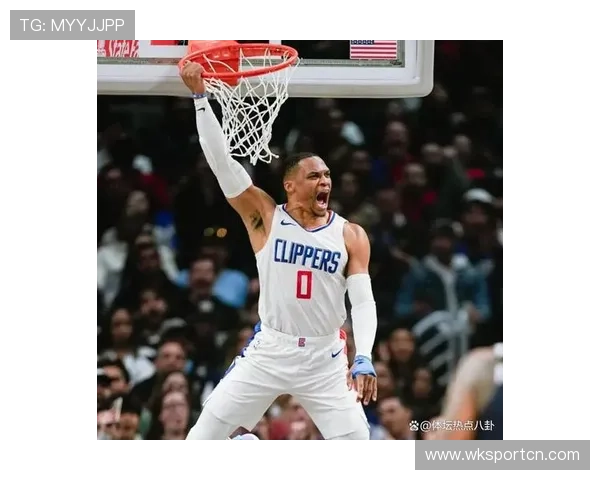 威少衣柜里塞满紧身衣，训练完直接走红毯？