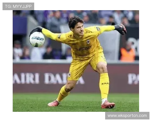 库尔图瓦：禁区统治力与高球处理能力解析